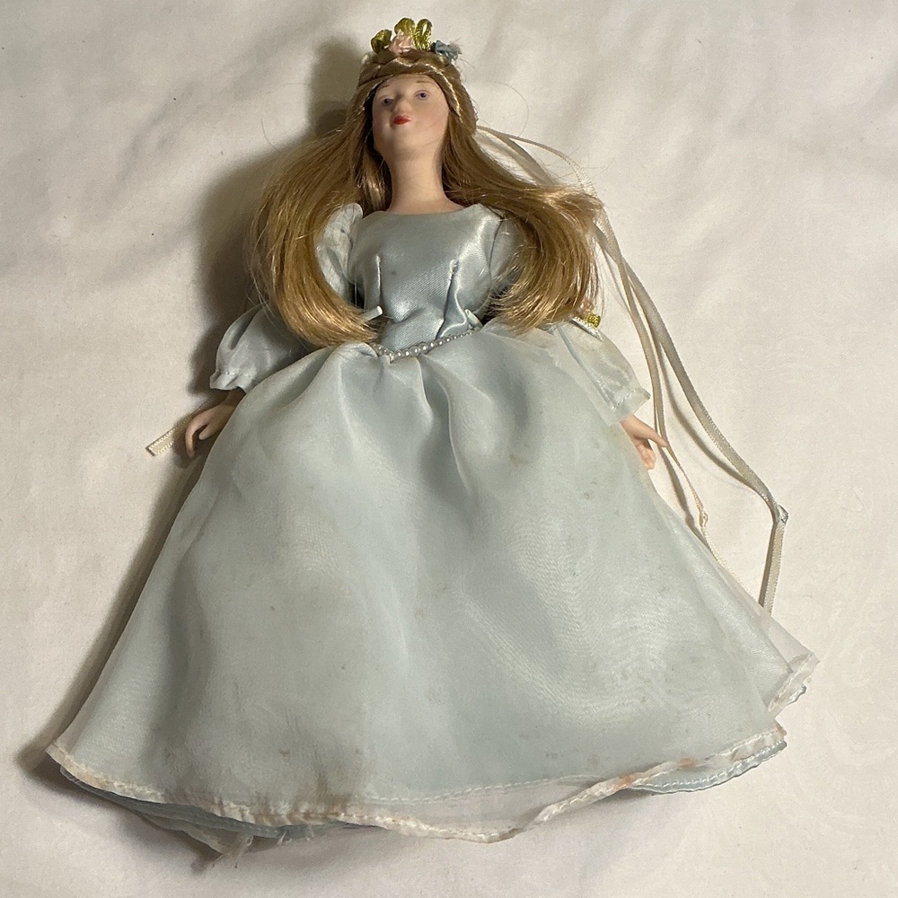 Vintage 1984 Avon Fairy Tale Cinderella Porcelain Doll in Pale Blue Gown